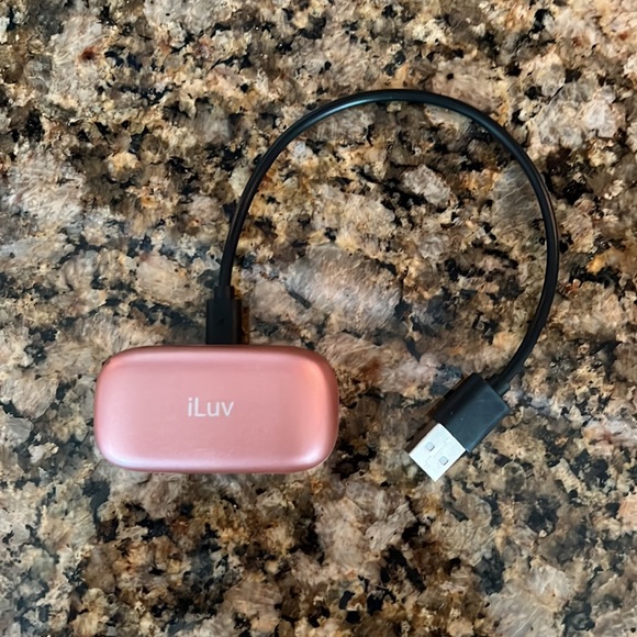 I luv ear buds.Vey good condition. Barely worn, as they are too big! - Picture 2 of 2